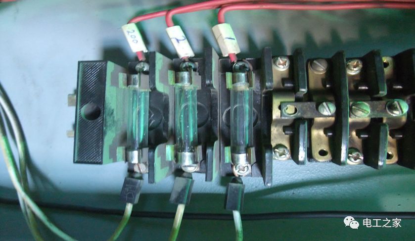 開關(guān)柜常見故障的查找和處理