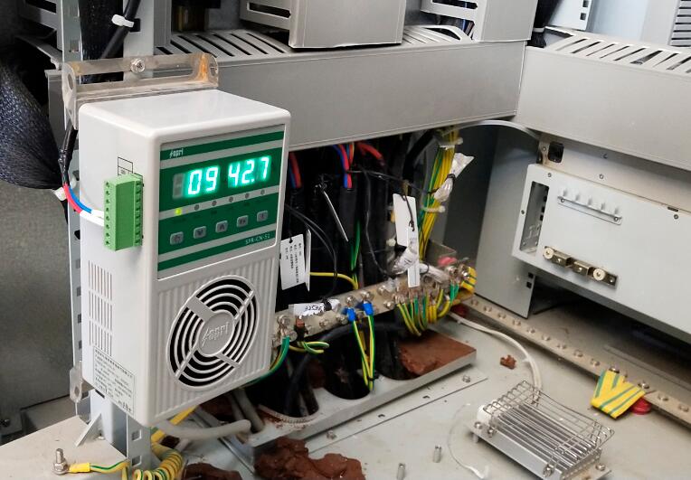 開關柜哪個智能除濕機用于除濕?