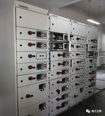 一條完成開關(guān)柜安裝,電纜橋架施工,電纜敷設(shè)及布線施工,照明配電箱施工