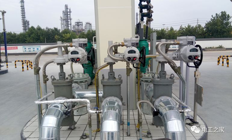 一條完成開關(guān)柜安裝,電纜橋架施工,電纜敷設(shè)及布線施工,照明配電箱施工