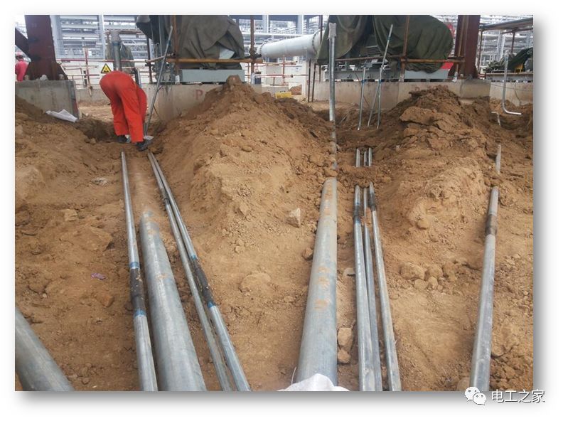 一條完成開關(guān)柜安裝,電纜橋架施工,電纜敷設(shè)及布線施工,照明配電箱施工