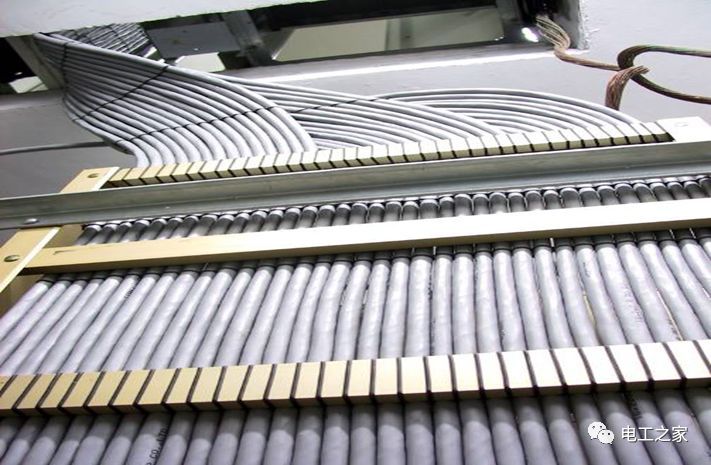 一條完成開關(guān)柜安裝,電纜橋架施工,電纜敷設(shè)及布線施工,照明配電箱施工