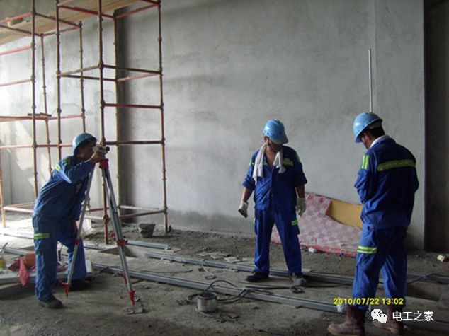 一條完成開關(guān)柜安裝,電纜橋架施工,電纜敷設(shè)及布線施工,照明配電箱施工