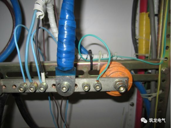 《建筑電氣工程施工質量驗收規范》GB50303-2015 配電箱(機柜)安裝詳細說明!