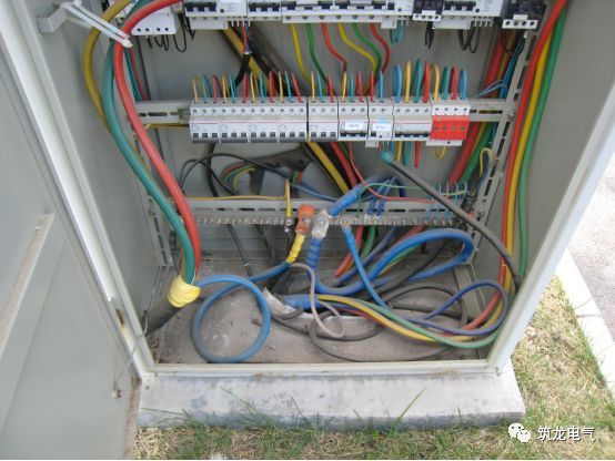 《建筑電氣工程施工質量驗收規范》GB50303-2015 配電箱(機柜)安裝詳細說明!