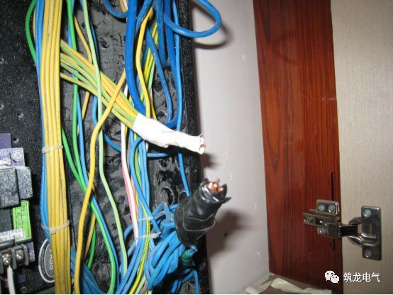 《建筑電氣工程施工質量驗收規范》GB50303-2015 配電箱(機柜)安裝詳細說明!