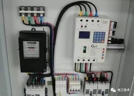 分析了配電箱的內部結構，誰能理解它？