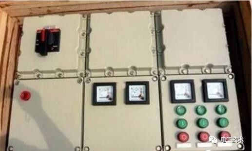 分析了配電箱的內部結構，誰能理解它？