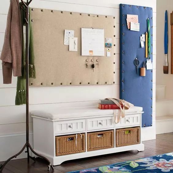 你家人的配電箱隱藏得好嗎?新房子的裝飾看起來很漂亮,因為做得很好。