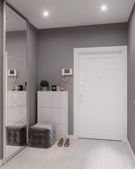 你家人的配電箱隱藏得好嗎?新房子的裝飾看起來很漂亮,因為做得很好。